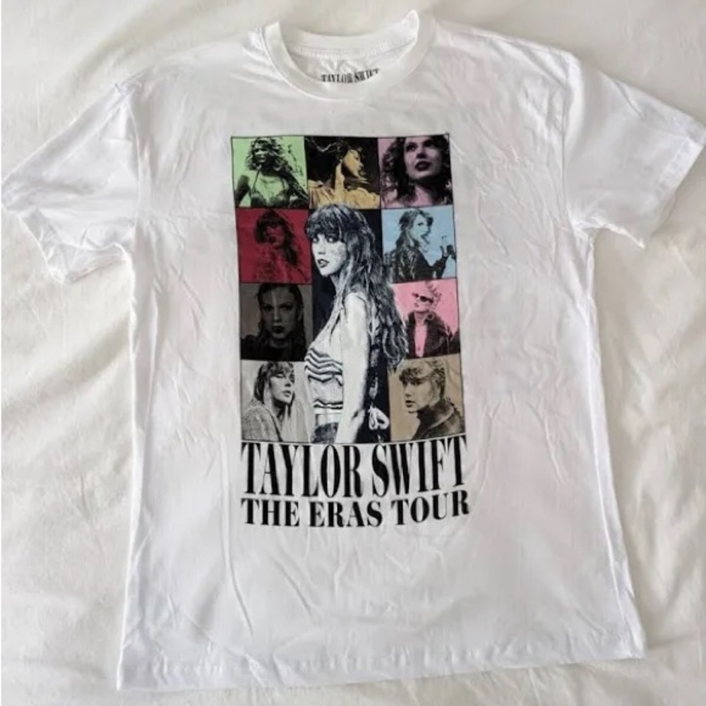 Size M Official Merchandise Taylor Swift Eras Tshirt
